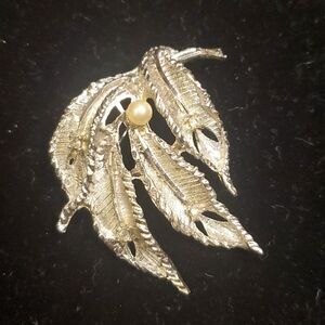 Vintage Signed J.S. Silverstone Leaf Brooch Pin Rhinestone Faux Pearl